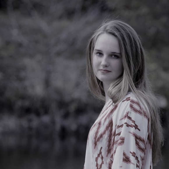 Meet your Posher, Kylee - Picture 1 of 1